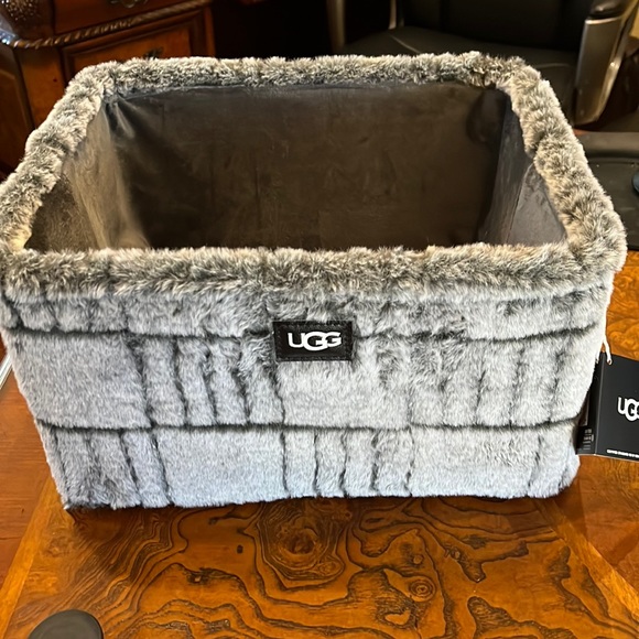 UGG Storage & Organization Ugg Large Charcoal Iceberg Bin Poshmark